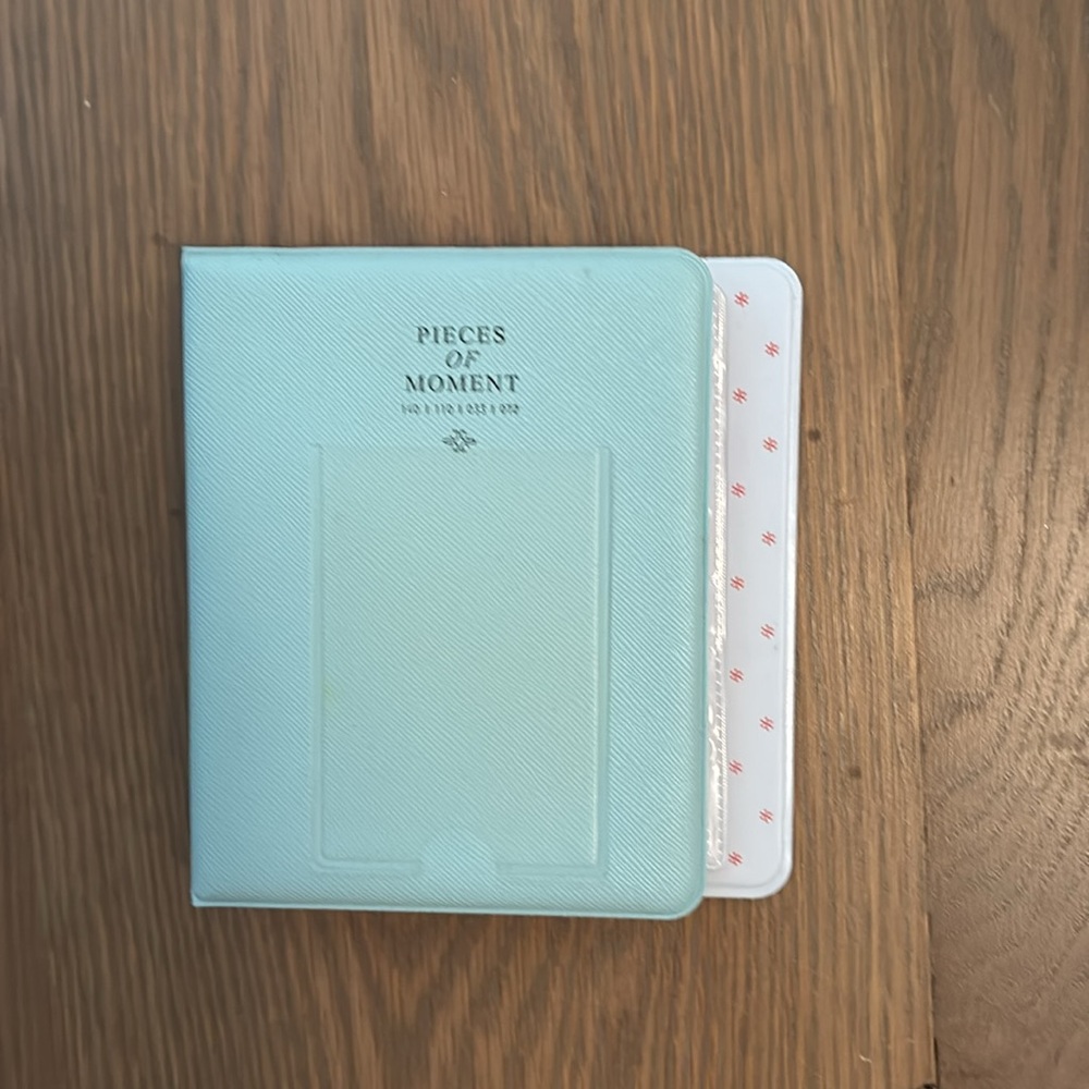 Mint Green Instant Camera - Picture 6 of 6
